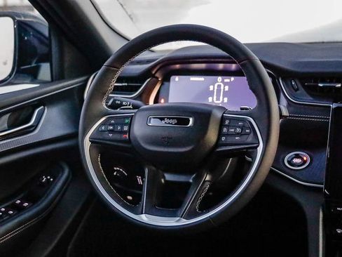 New 2025 Jeep Grand Cherokee L Altitude image 16