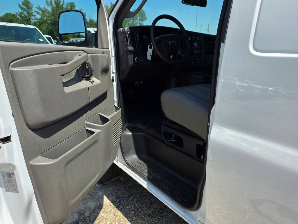 New 2025 Chevrolet Express 3500 Extended w/ Driver Convenience Package RWD image 10