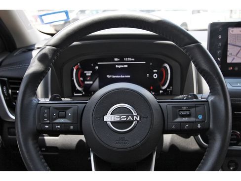 Used 2024 Nissan Rogue Platinum w/ Platinum Premium Package FWD image 11