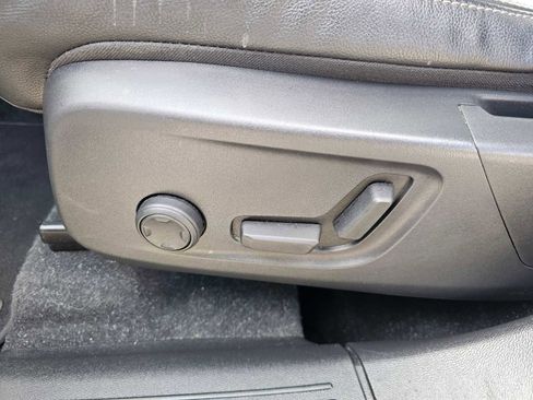 Certified 2023 Volvo XC40 B5 Plus w/ Driver Assist Package image 25