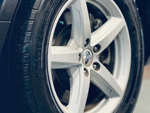 Used 2017 Ford Explorer XLT w/ Equipment Group 201A image 21