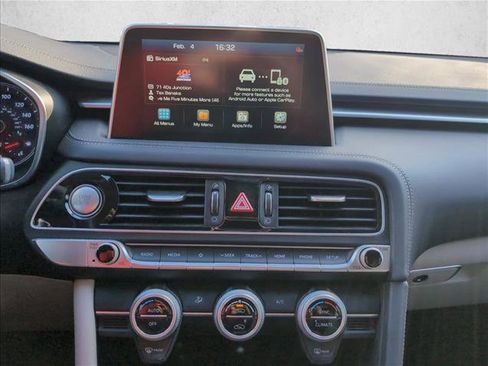 Used 2020 Genesis G70 2.0T image 14