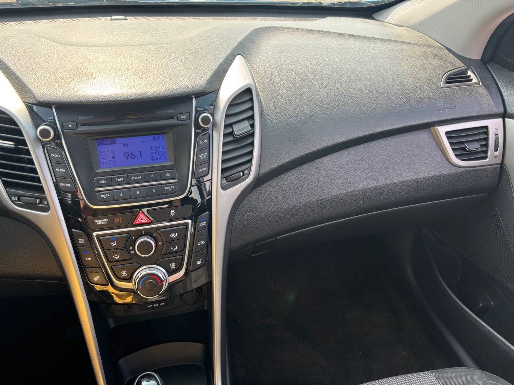 Used 2013 Hyundai Elantra GT FWD image 14