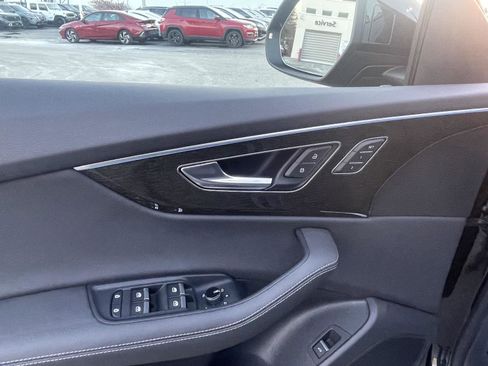 Used 2025 Audi Q8 Prestige w/ Prestige Package image 10