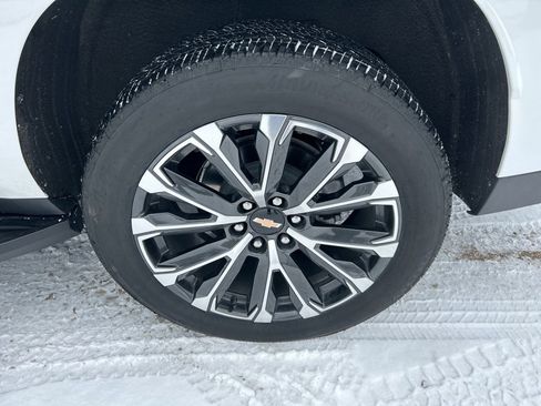 Used 2025 Chevrolet Suburban High Country image 34