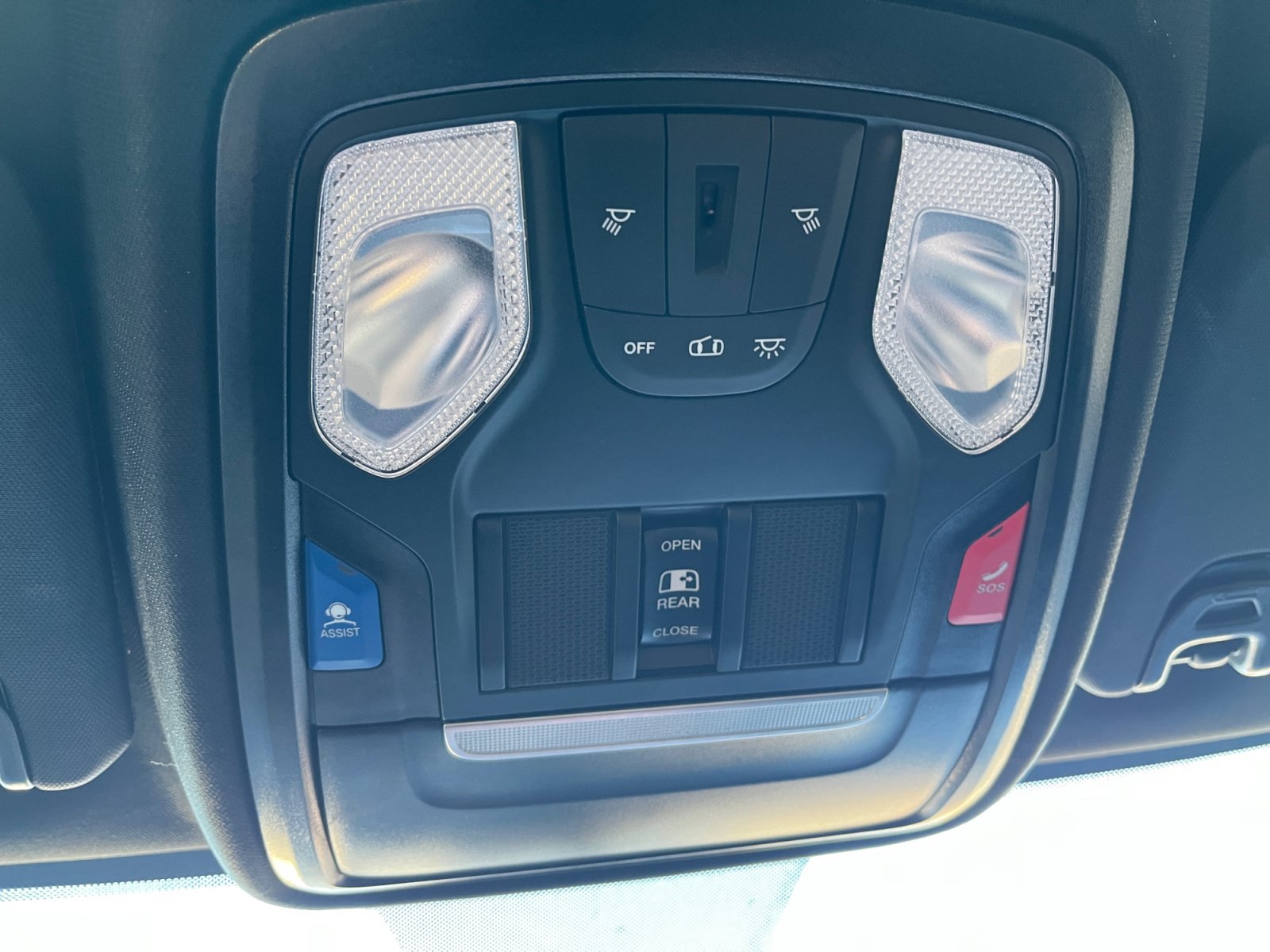 Used 2024 RAM 2500 Tradesman w/ Chrome Appearance Group AWD/4WD image 25