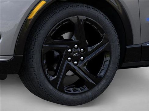 New 2026 Chevrolet Equinox EV RS image 9