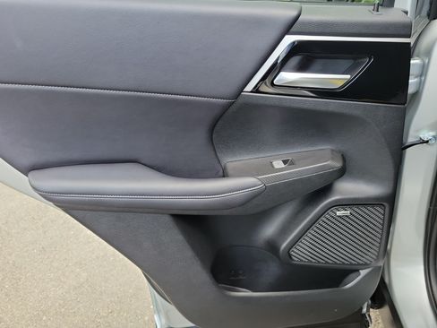 Used 2025 Mitsubishi Outlander SE FWD image 29