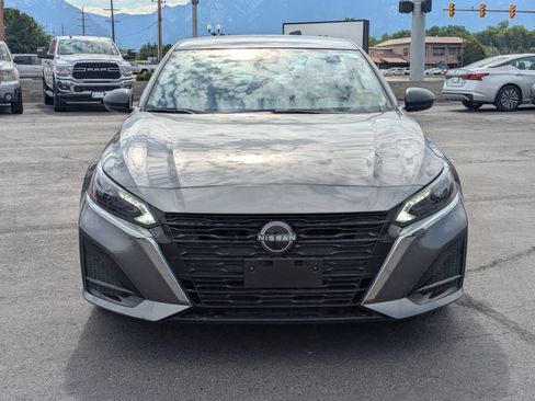 Used 2025 Nissan Altima 2.5 SV FWD image 10