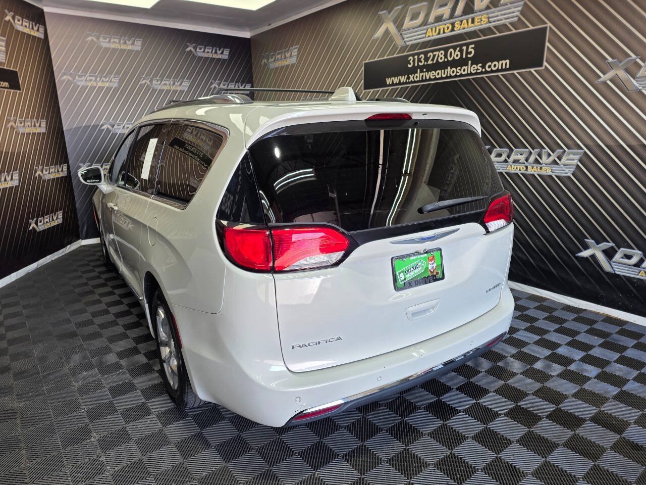 Used 2019 Chrysler Pacifica Limited FWD image 11