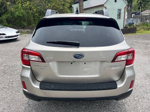 Used 2016 Subaru Outback 2.5i Limited AWD/4WD image 9