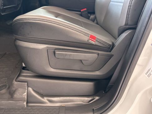 Used 2025 RAM 3500 Tradesman w/ Chrome Appearance Group image 40