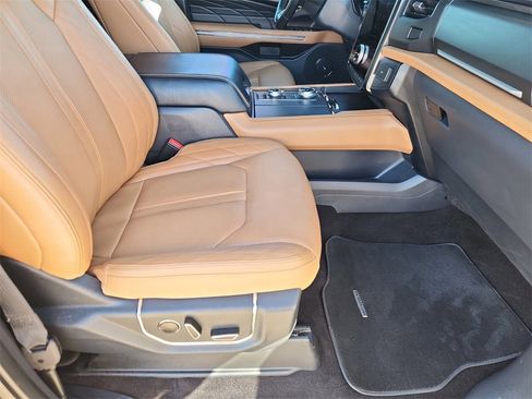 Used 2022 Ford Expedition Max Platinum image 15