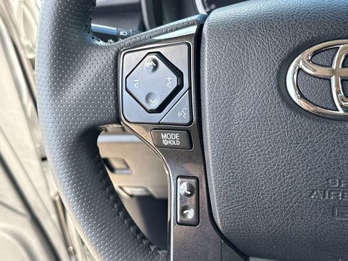 Used 2021 Toyota 4Runner Venture w/ Moonroof Package AWD/4WD image 16