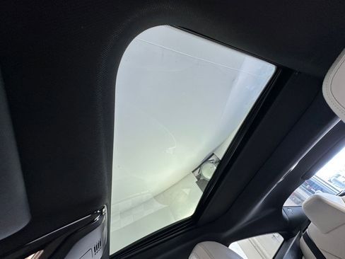 Used 2023 BMW 430i Coupe w/ Premium Package image 12