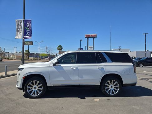 Used 2022 Cadillac Escalade Premium Luxury Platinum image 2