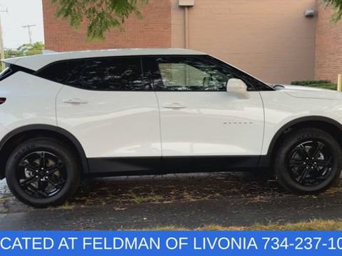 Used 2025 Chevrolet Blazer LT AWD/4WD image 9