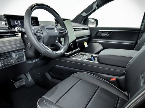 New 2025 GMC Sierra EV Denali image 9