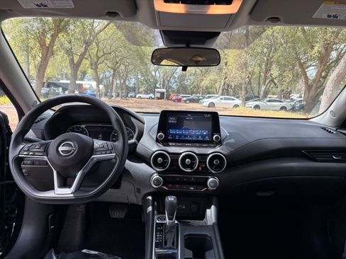 Used 2025 Nissan Sentra SV image 29