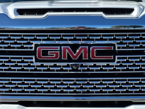 Used 2020 GMC Sierra 3500 Denali w/ Denali Ultimate Package image 40