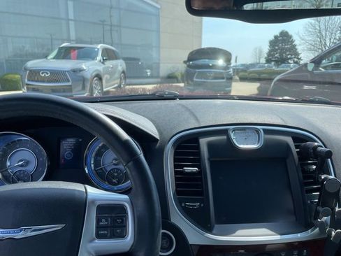 Used 2012 Chrysler 300 Limited image 10