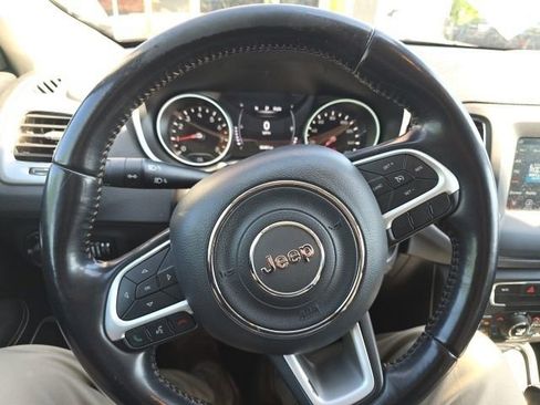 Used 2019 Jeep Compass Latitude AWD/4WD image 15