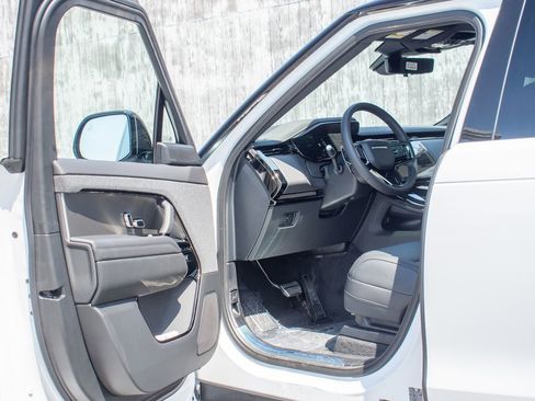 New 2026 Land Rover Range Rover Sport Dynamic SE AWD/4WD image 10