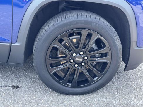 Used 2023 GMC Acadia SLE w/ Driver Convenience Package AWD/4WD image 8