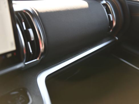 New 2026 Ford Expedition Tremor image 38