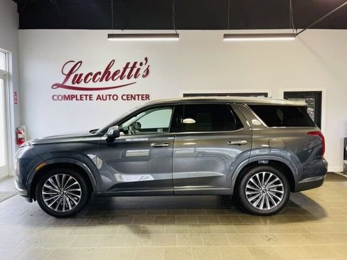 Used 2025 Hyundai Palisade Calligraphy image 2