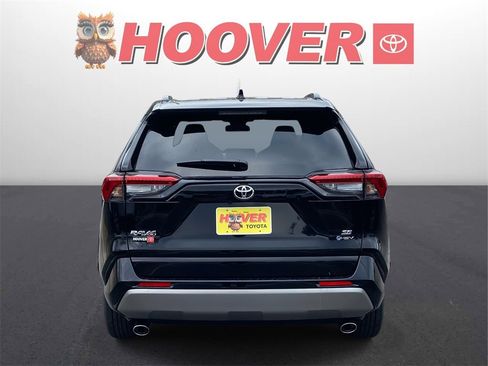 New 2025 Toyota RAV4 SE image 3