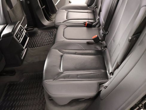 Used 2022 Audi Q8 Premium Plus w/ Premium Plus Package image 13