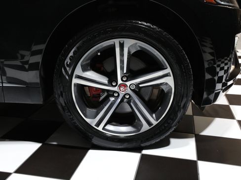 Used 2017 Jaguar F-PACE S AWD/4WD image 32