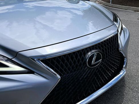 Used 2024 Lexus LS 500 RWD image 31