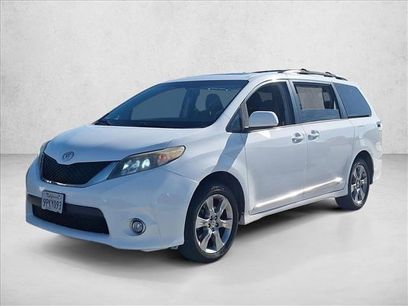 Used 2012 Toyota Sienna SE