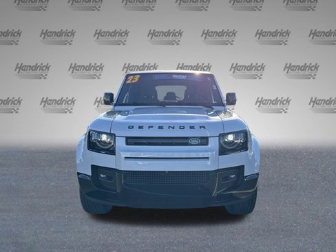Used 2023 Land Rover Defender 110 V8 image 3