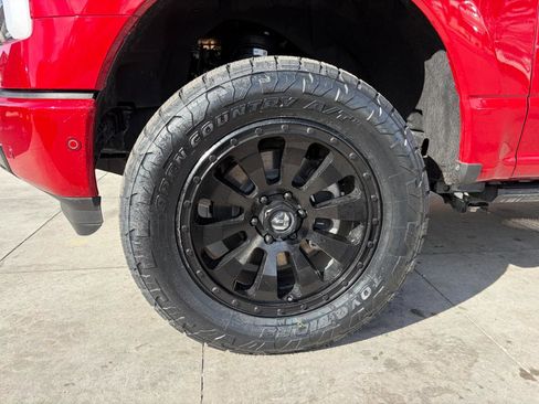 Used 2023 Ford F150 Lightning Platinum image 28