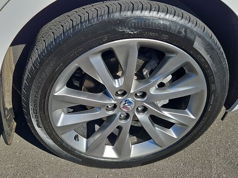 Used 2022 Buick Envision Avenir w/ Technology Package II AWD/4WD image 8