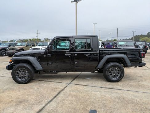 New 2026 Jeep Gladiator Sport AWD/4WD image 7
