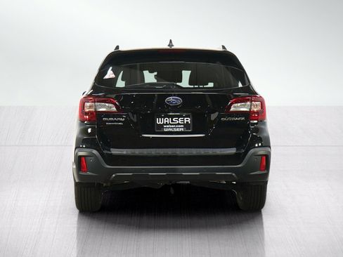 Used 2018 Subaru Outback 2.5i Touring w/ Popular Package #3 AWD/4WD image 4