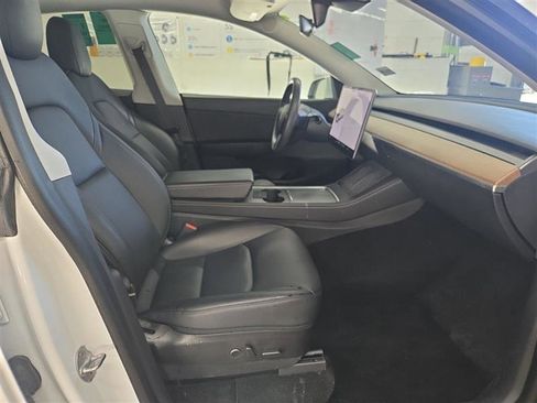 Used 2021 Tesla Model Y Long Range AWD/4WD image 6