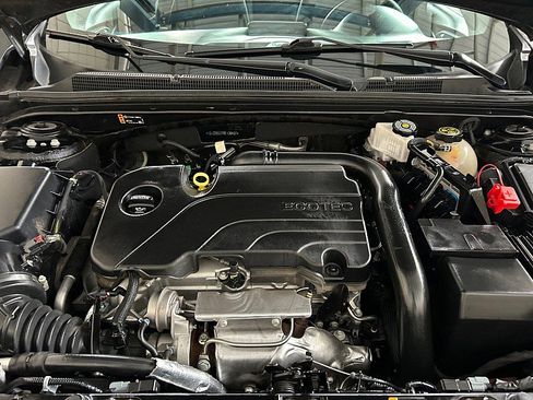 Used 2024 Chevrolet Malibu LT image 28