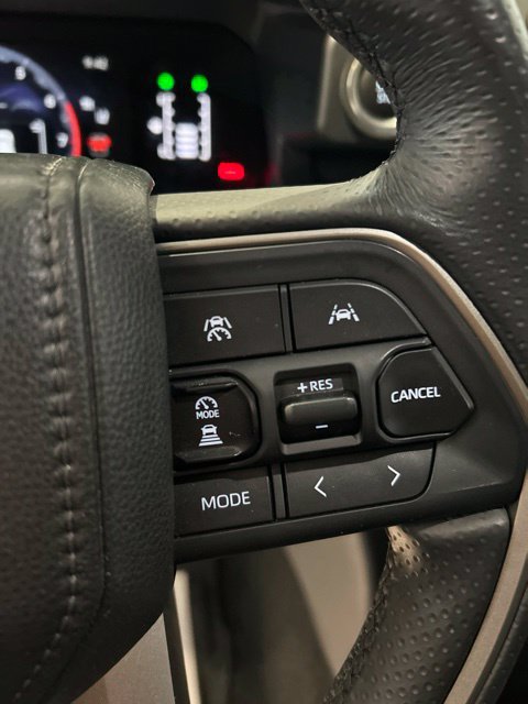 Used 2025 Toyota 4Runner SR5 AWD/4WD image 14