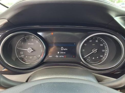 Used 2023 Buick Encore GX Essence w/ Experience Buick Package FWD image 8
