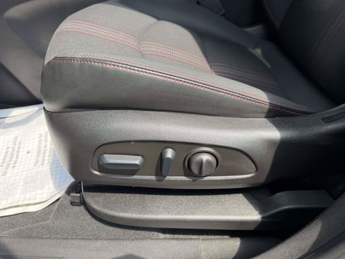 Used 2023 Chevrolet Equinox RS AWD/4WD image 17