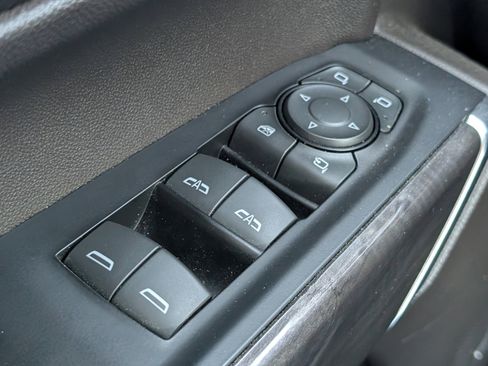 Used 2019 Chevrolet Silverado 1500 LTZ w/ LTZ Premium Package image 18