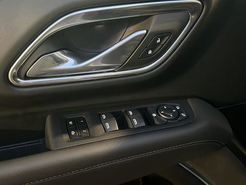 Used 2024 Chevrolet Suburban LT image 36