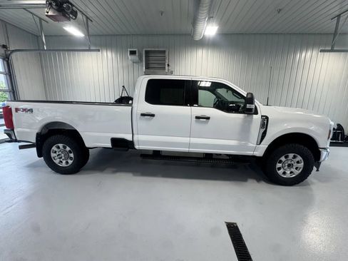 Used 2024 Ford F350 XLT w/ FX4 Off-Road Package AWD/4WD image 3