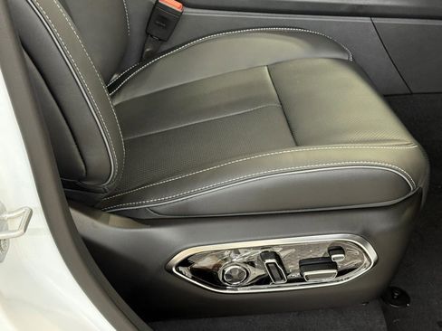 New 2025 Jeep Grand Cherokee Overland w/ Adv Protech Group III image 14