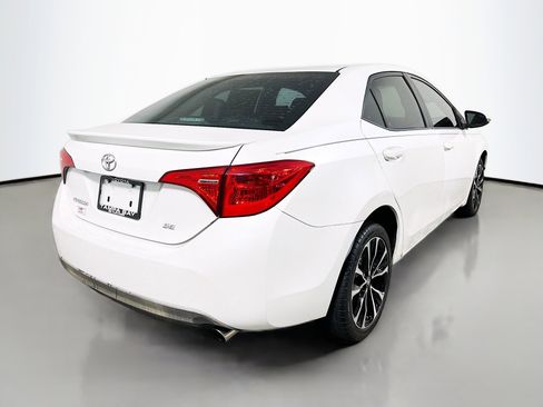 Used 2017 Toyota Corolla SE image 4